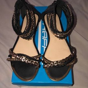Women’s sandals